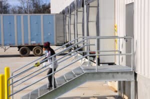 how distribution centers work with inbound freight